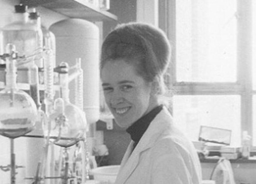 Jean Purdy in the laboratory CROP IVF pioneer Jean Purdy